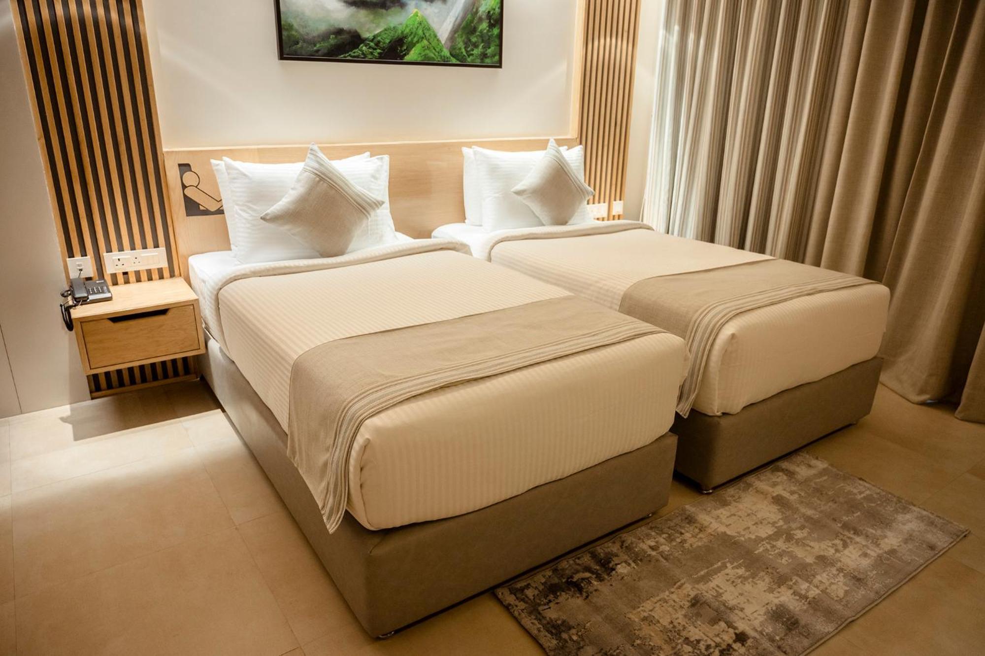 Hotel Lake View Baharampur Luaran gambar